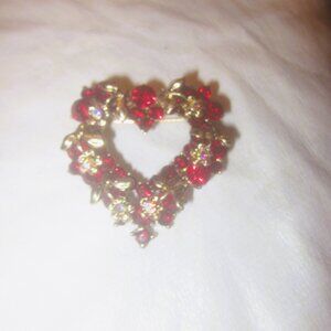 VTG BEAUTIFUL HEART SHAPED BROOCH, RED & CLEAR RHINESTONES SIGNED OPC CN